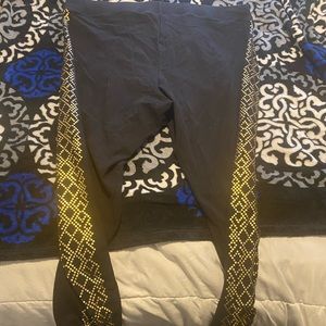 Torrid leggings, size 3